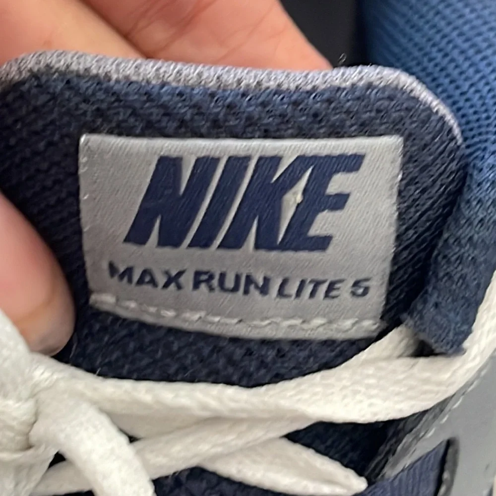 NIKE AIR MAX RUN LITE 5 in blue gray and white. Style 631263-401 Size 8.5 - Picture 9 of 10